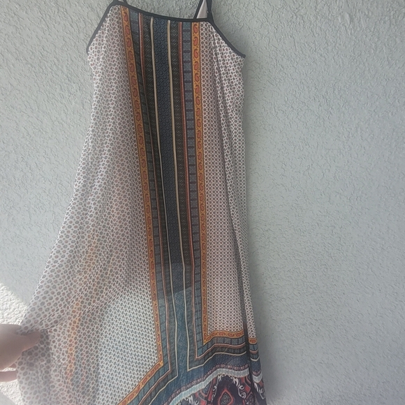 Bohemian Maxi Dress with Geometric Patterns - Picture 12 of 15